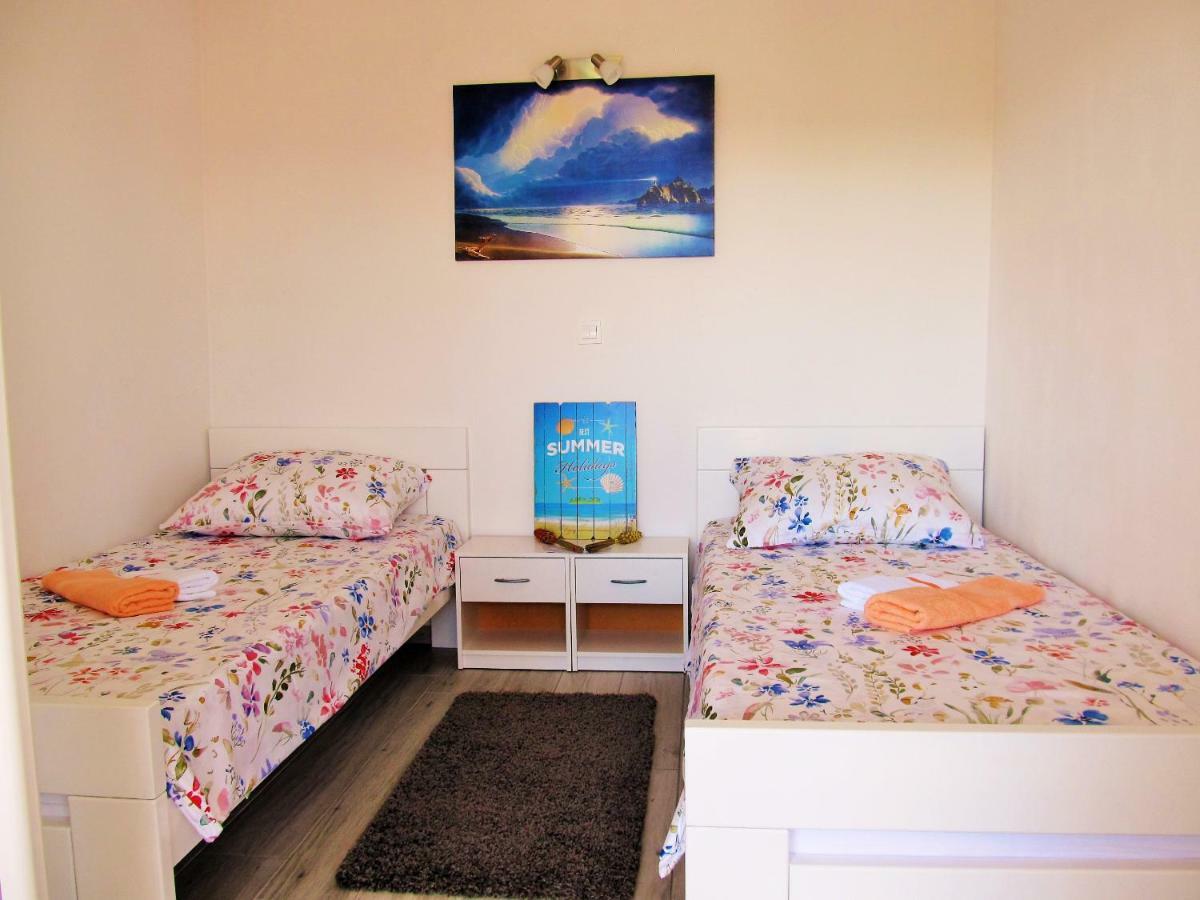 Apartmani Mala Sirena Maslenica Extérieur photo