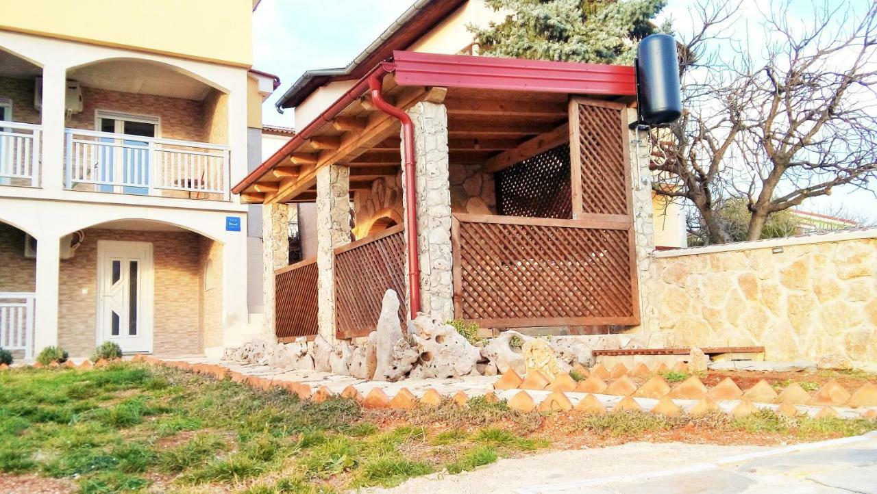 Apartmani Mala Sirena Maslenica Extérieur photo
